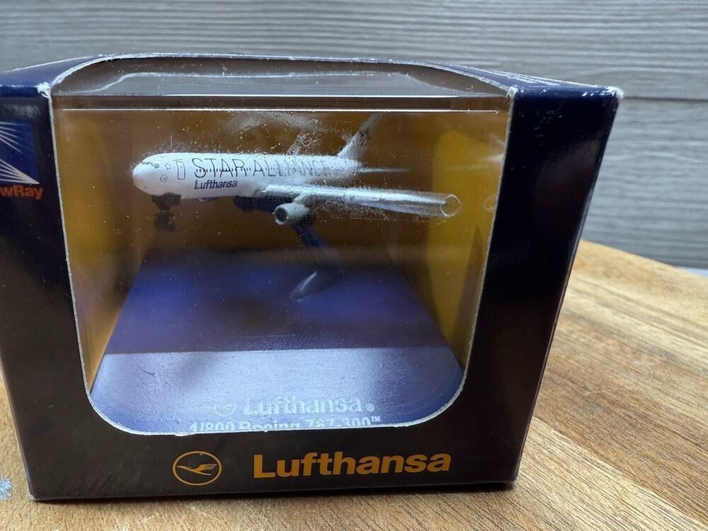NewRay 1/800 Scale Lufthansa Boeing 767 - 300 Pop